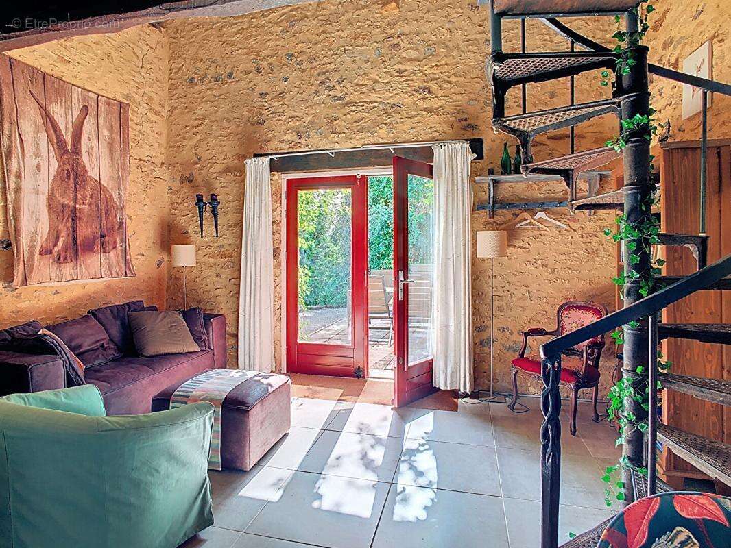 Maison à LE BUISSON-DE-CADOUIN