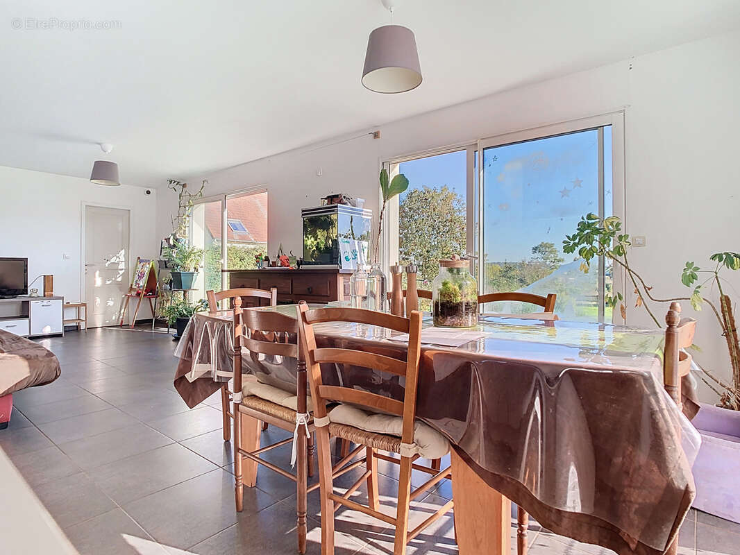 Maison à TILLY-SUR-SEULLES