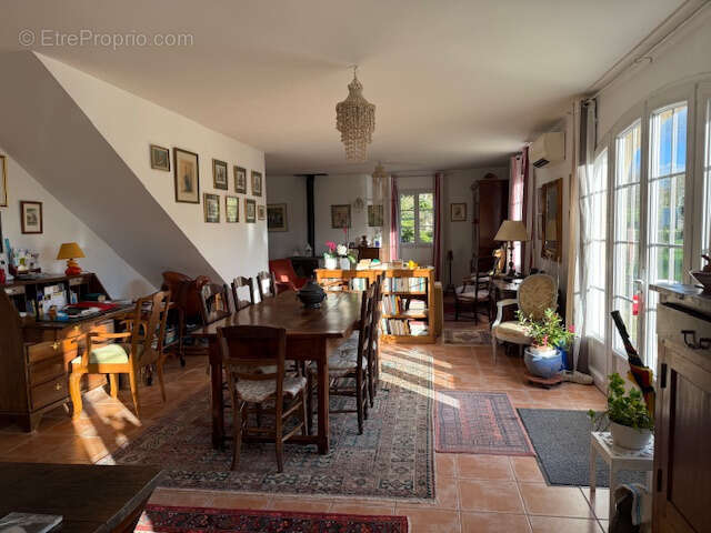 Maison à SAINT-BONNET-SUR-GIRONDE