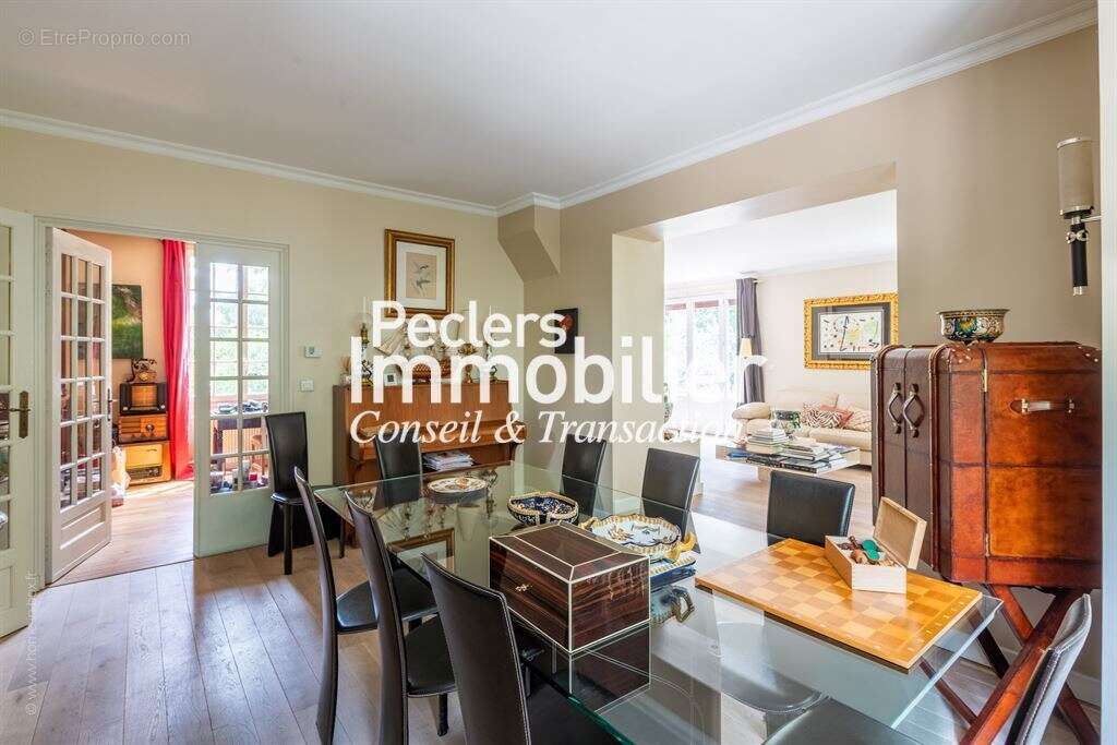 Maison de caractère familiale dans le triangle d'or - photo 3