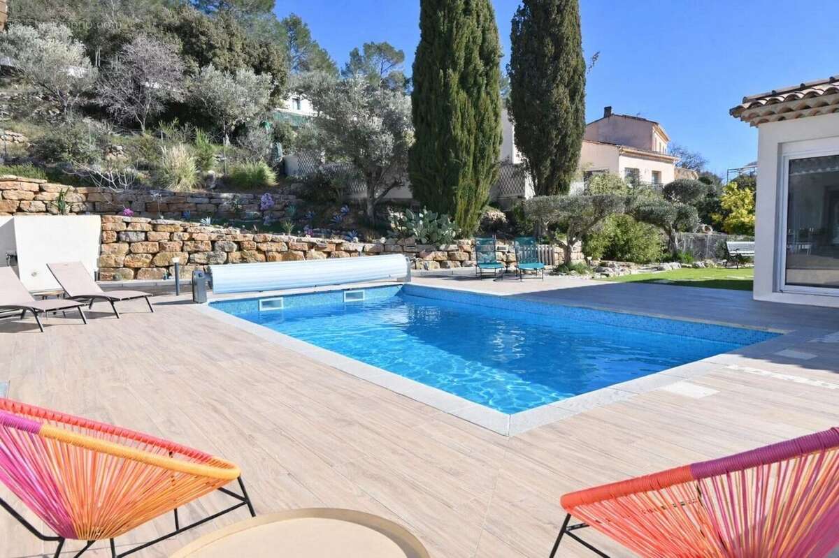 Maison à LE CANNET-DES-MAURES