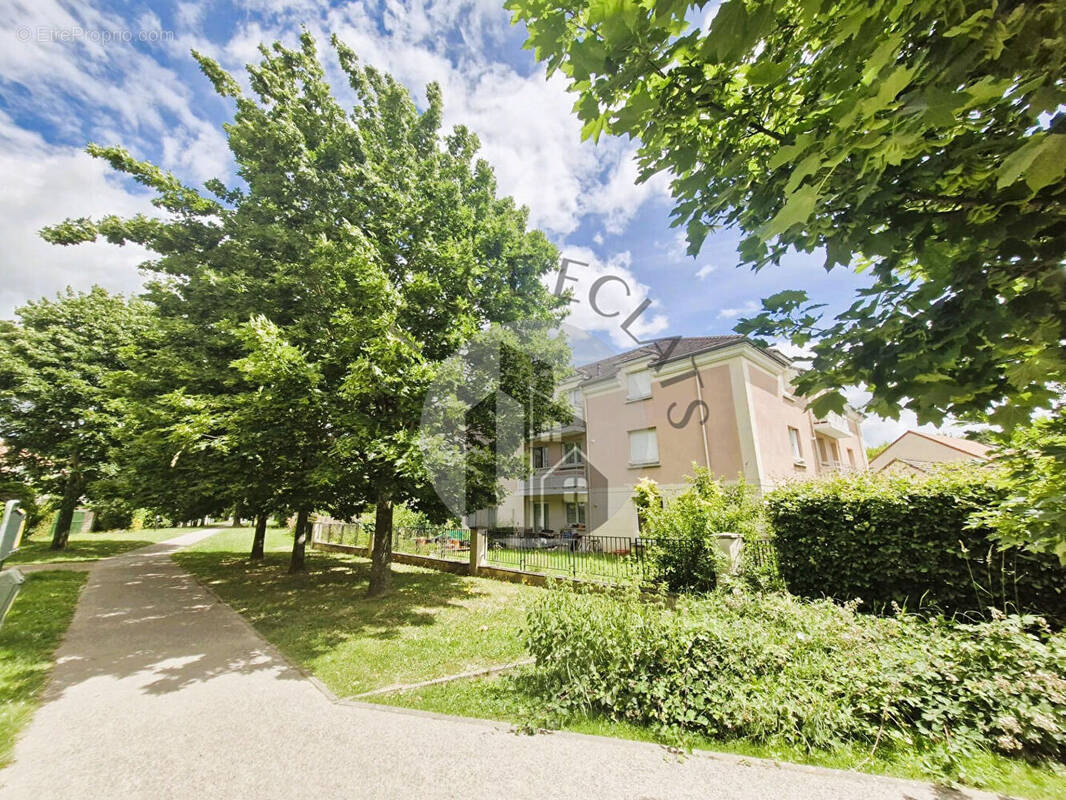 Appartement à BAILLY-ROMAINVILLIERS
