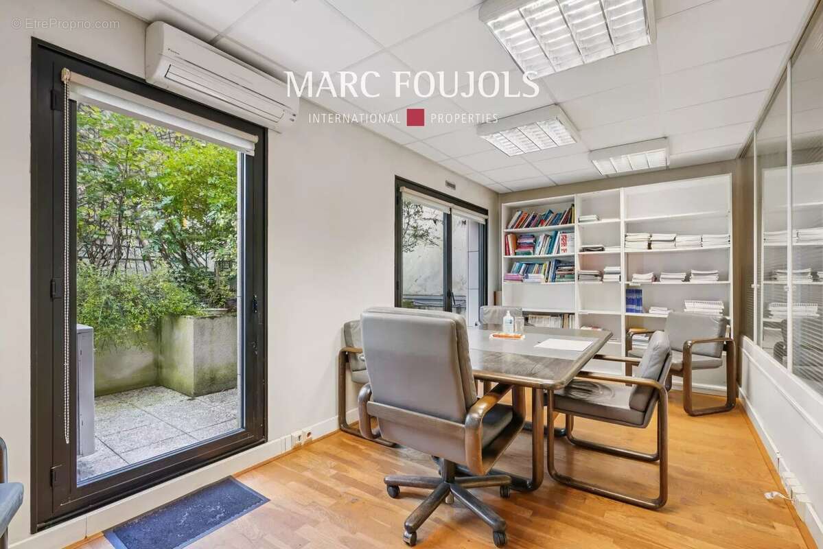 Commerce à PARIS-16E