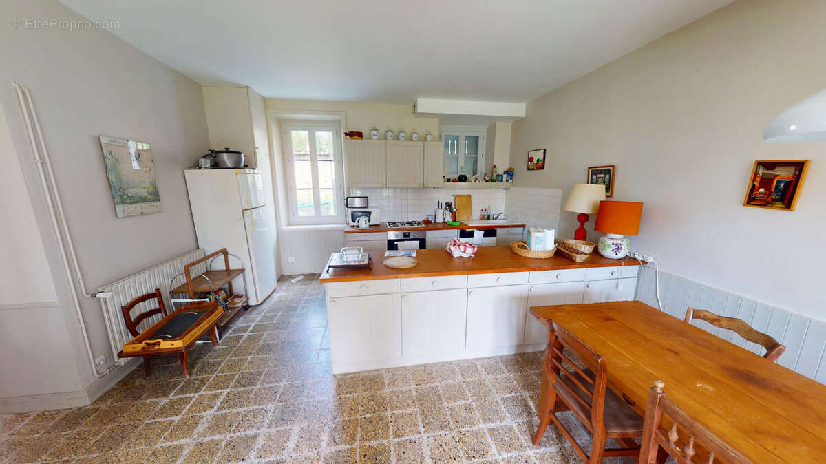 Maison à JUJURIEUX