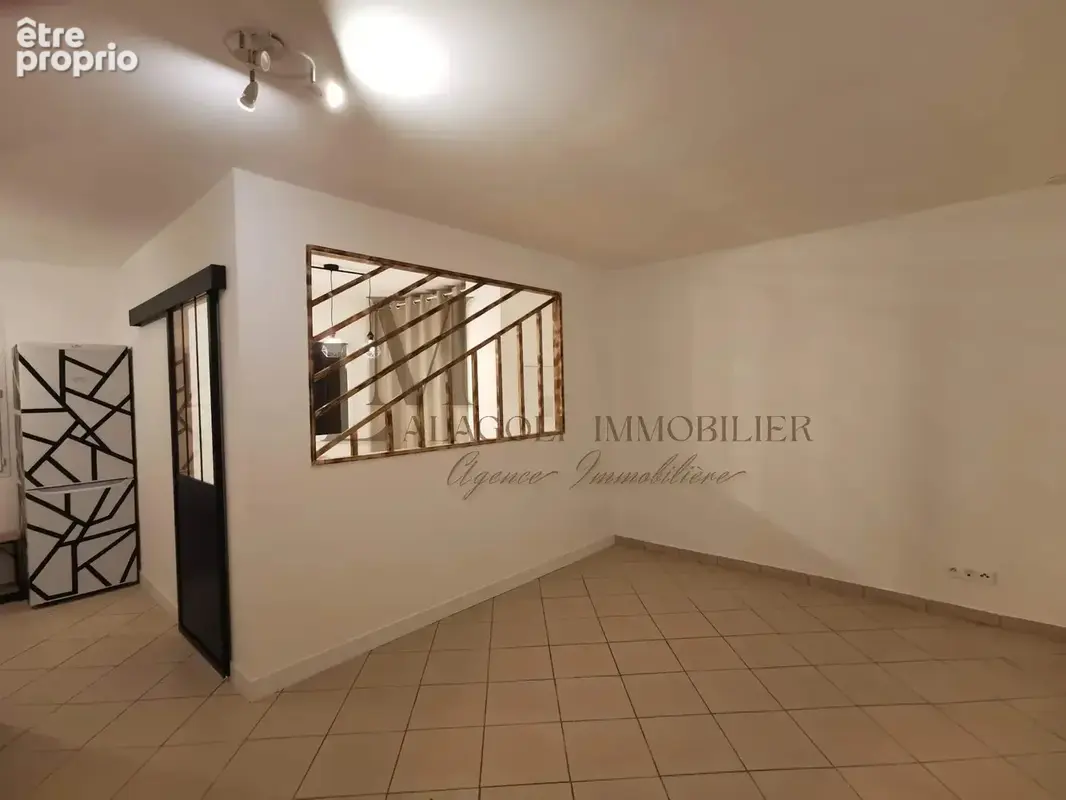 SARTENE - Ensemble immobilier T3 / T3 / T2 + Terrain constructible. - photo 19