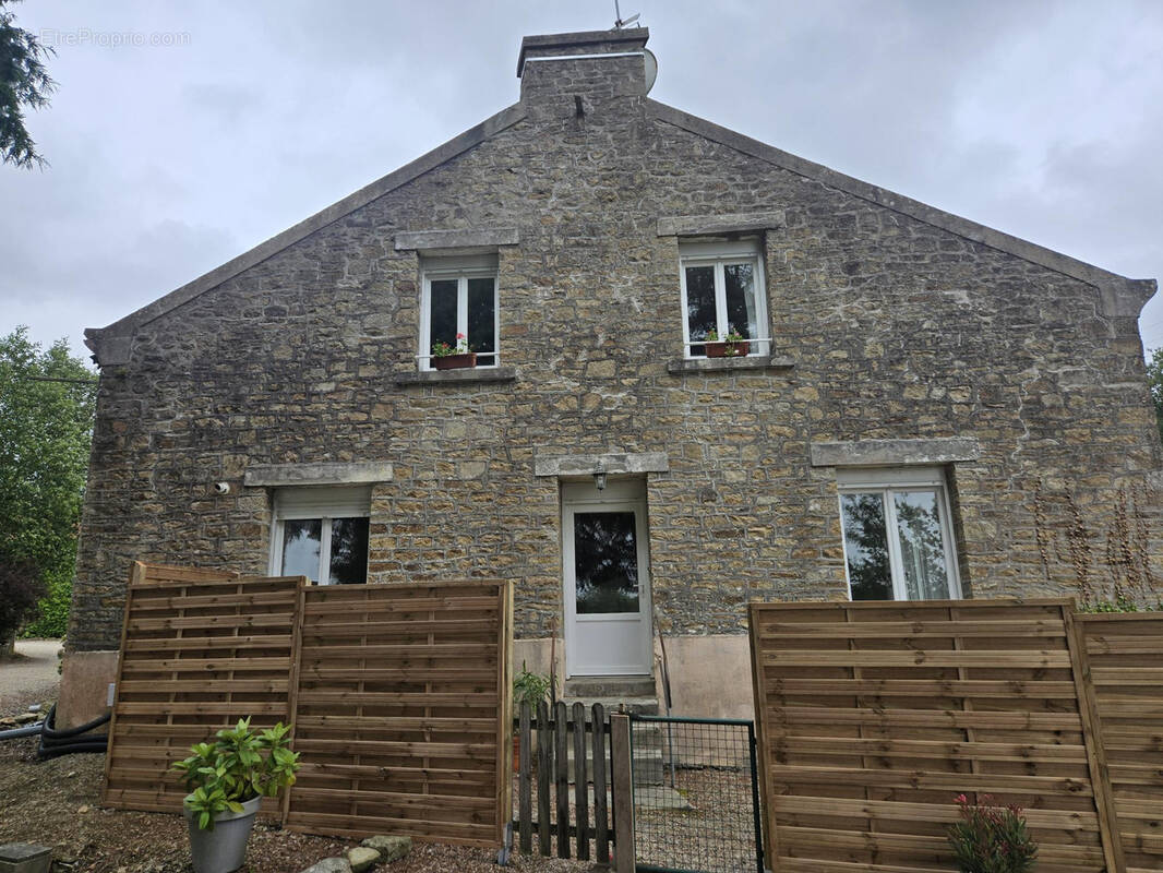 Maison à CAMORS