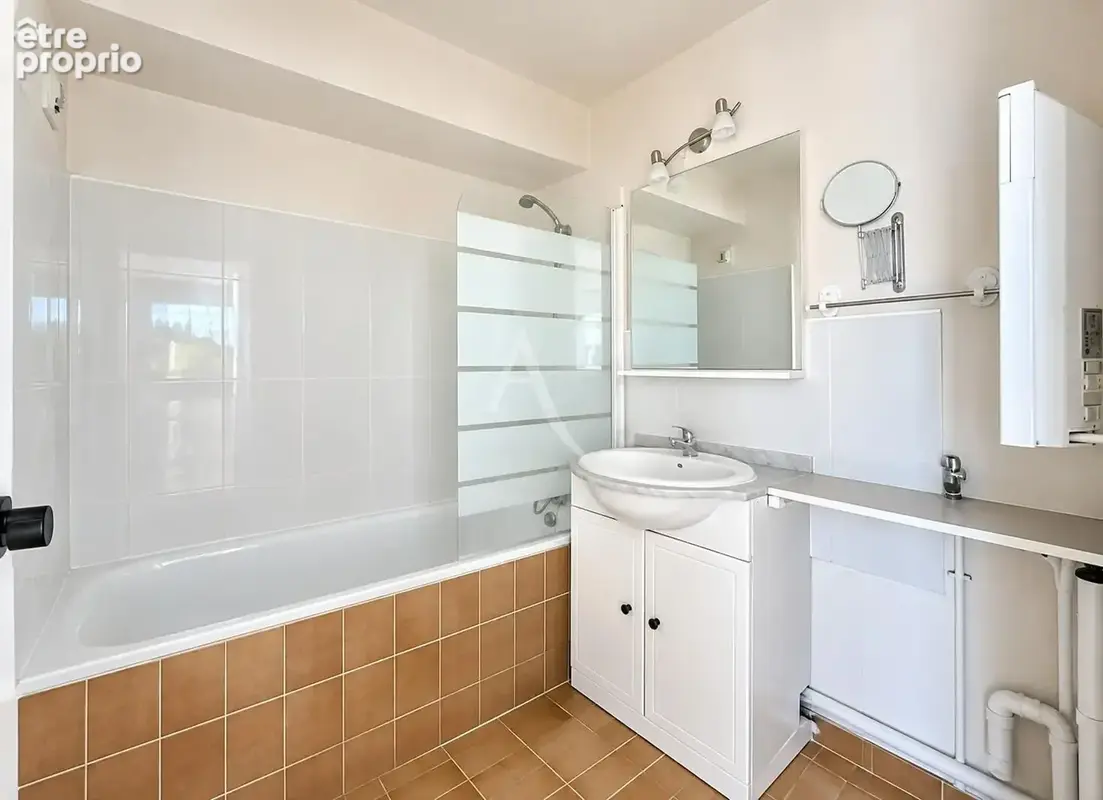 A VENDRE - Appartement 3 pièces avec terrasse - photo 4