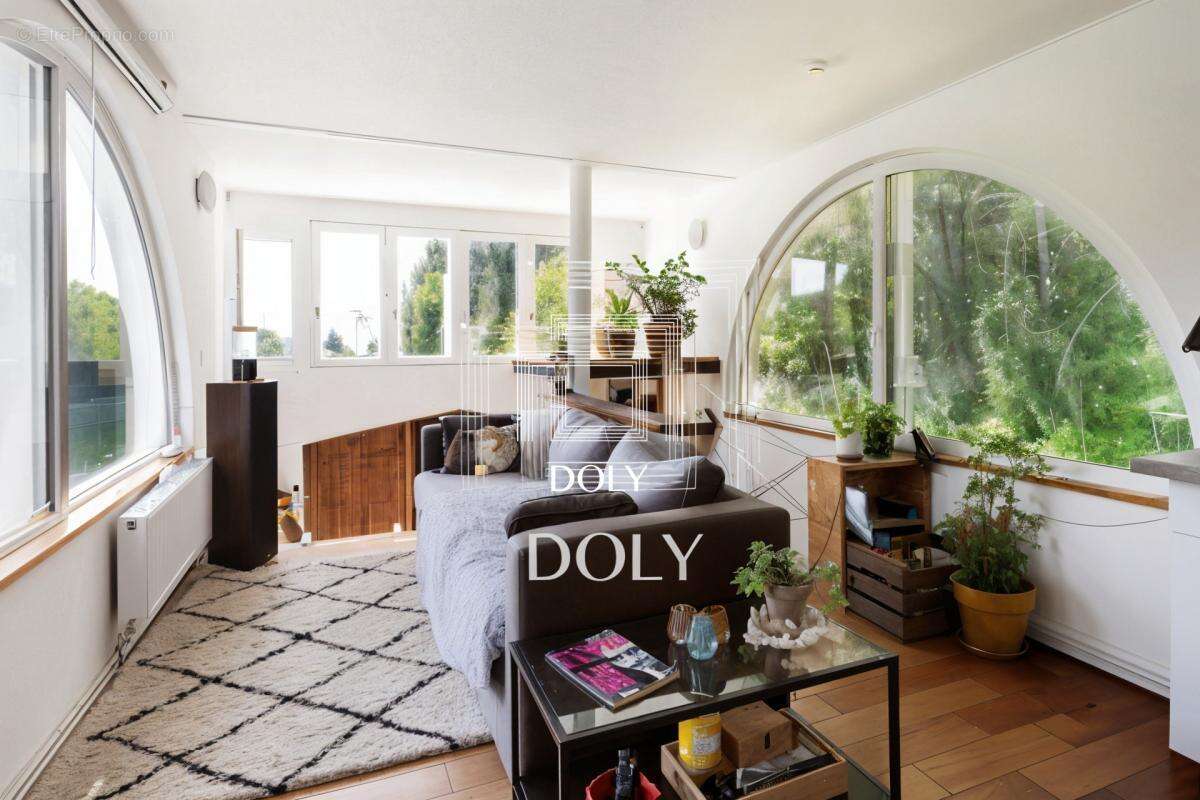 Appartement à VILLENEUVE-LA-GARENNE