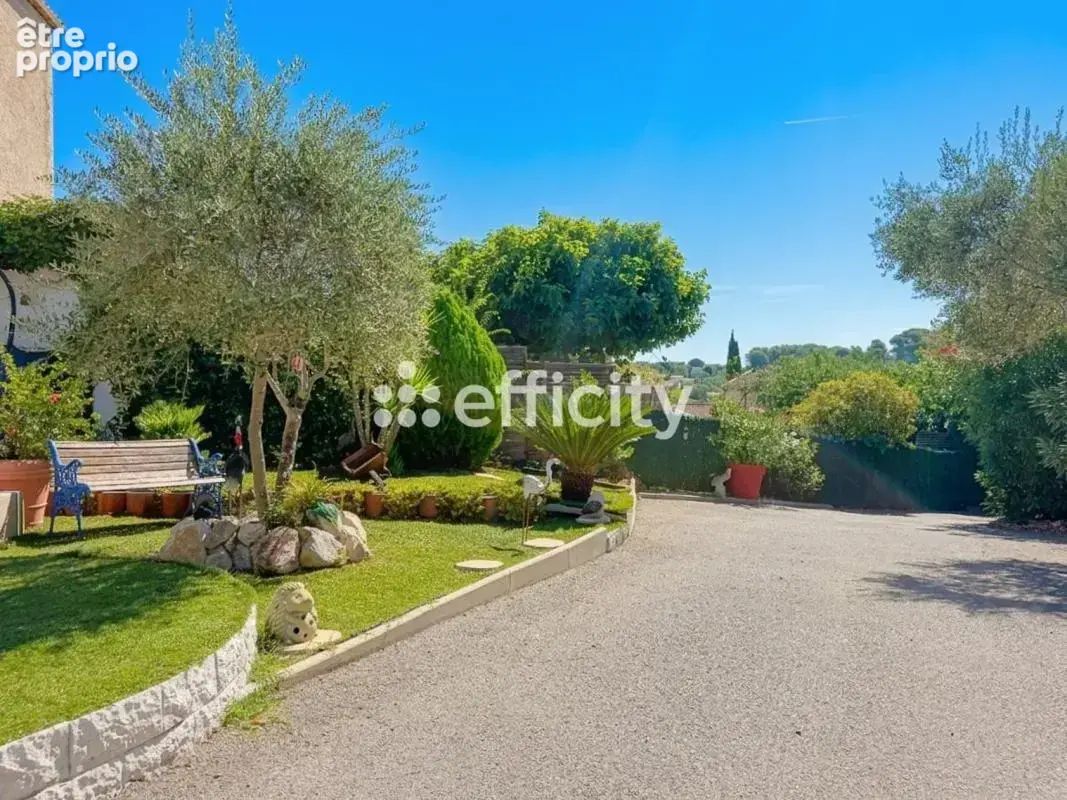 Maison 10 pièces 220 m² à vendre à Marseille-11e (13011) - photo 2