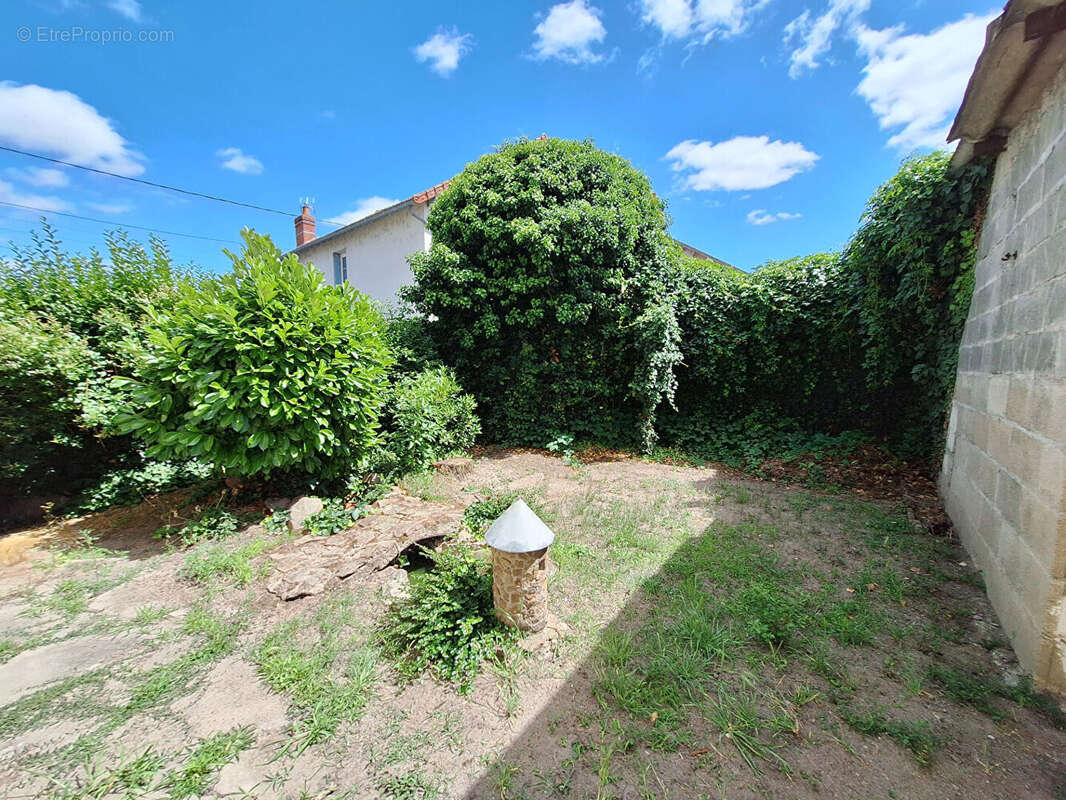 Maison à MONTLUCON