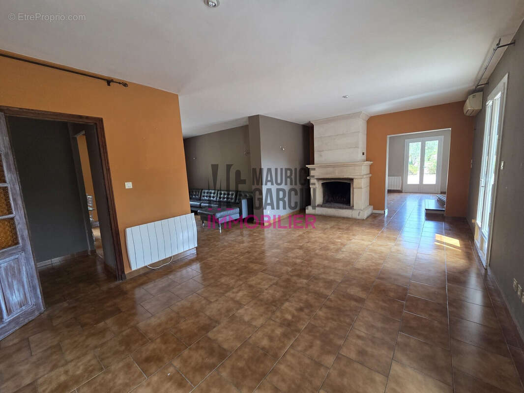 Maison 248 m² à Velleron  - photo 5