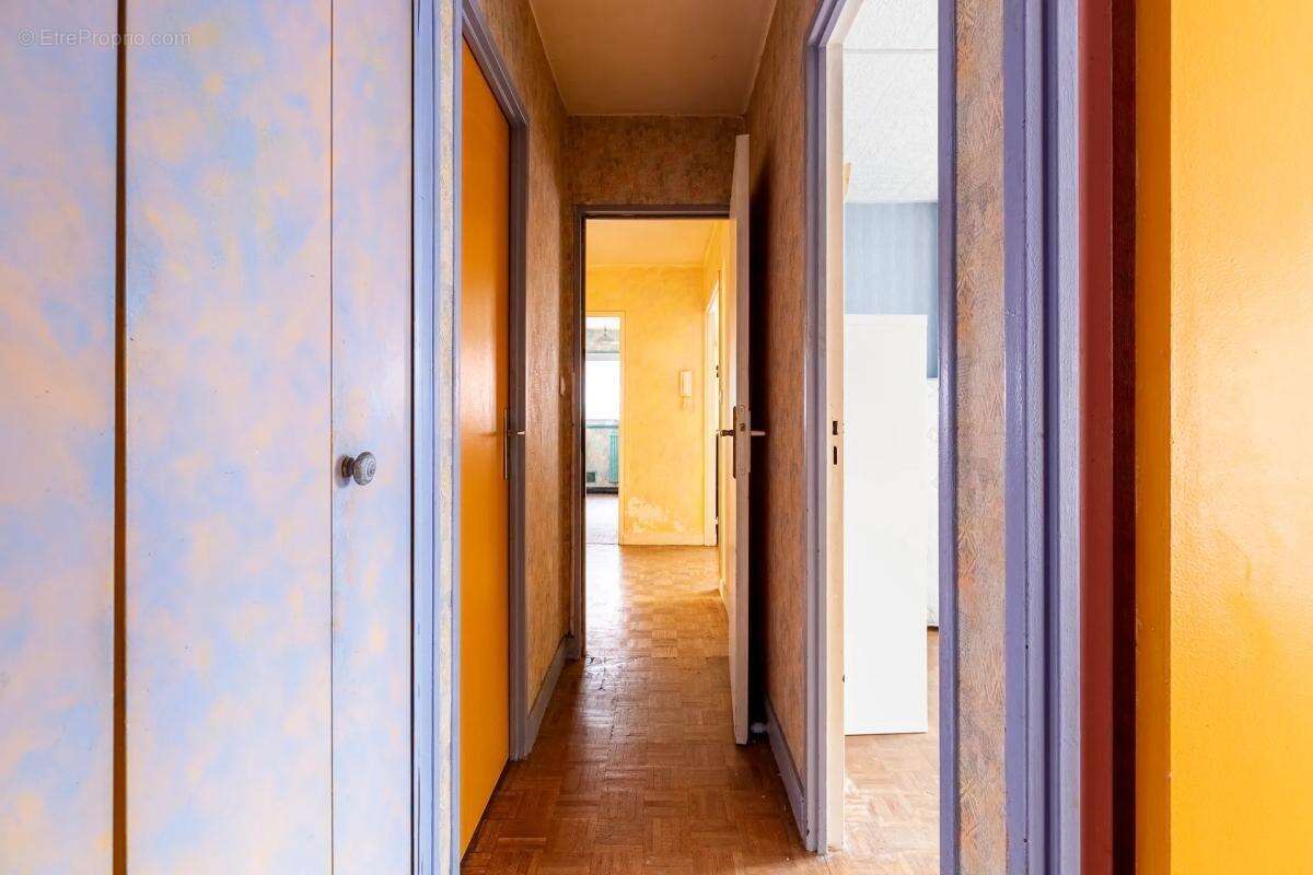 Appartement à PARIS-17E