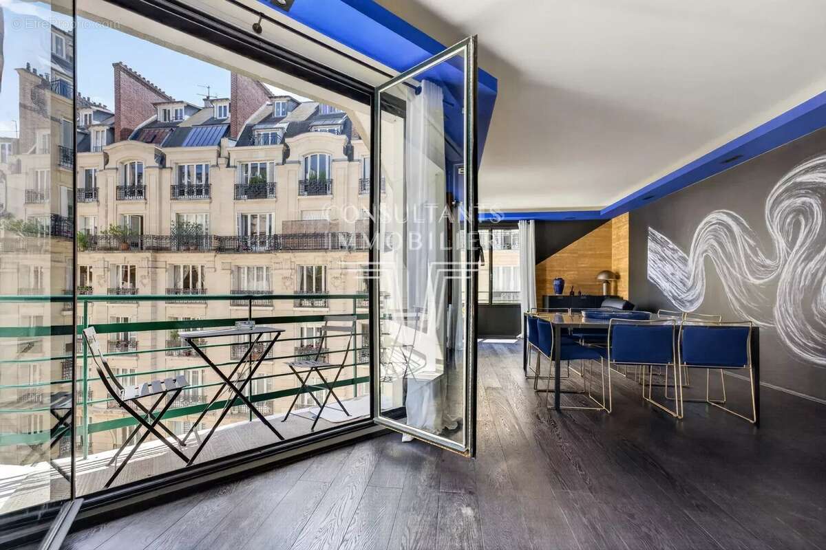 Appartement à PARIS-16E