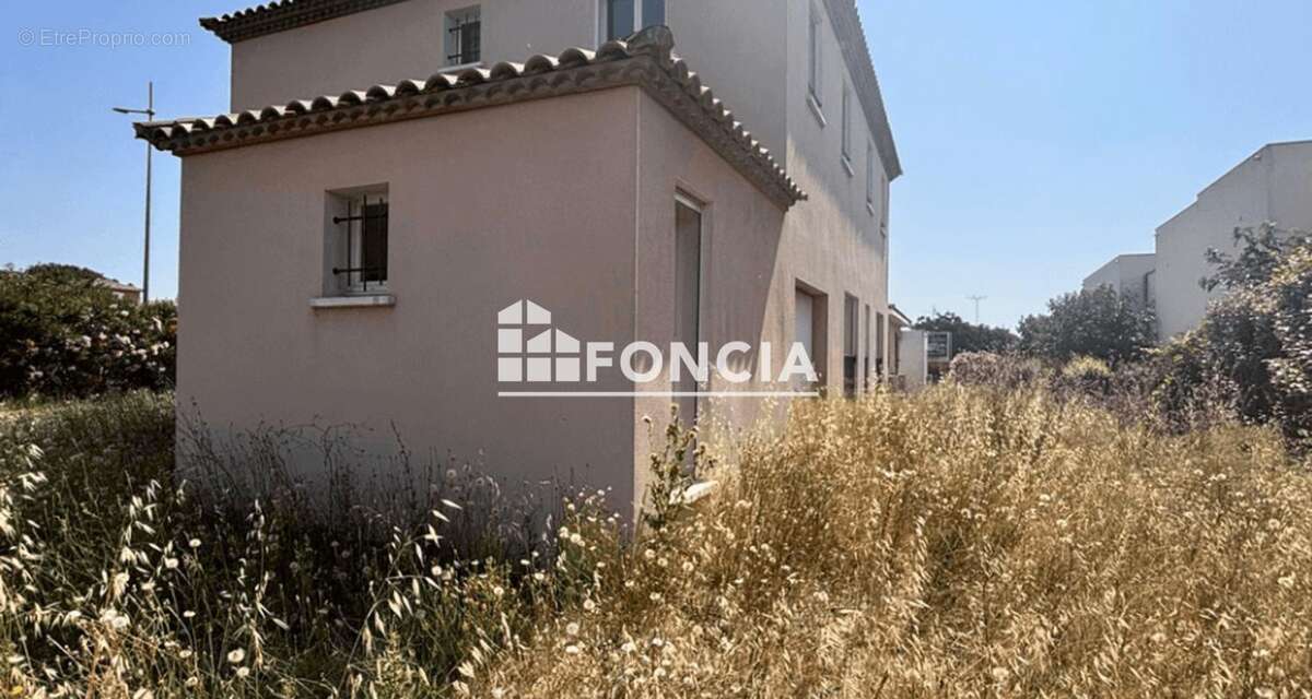 Appartement à VILLENEUVE-LES-BEZIERS