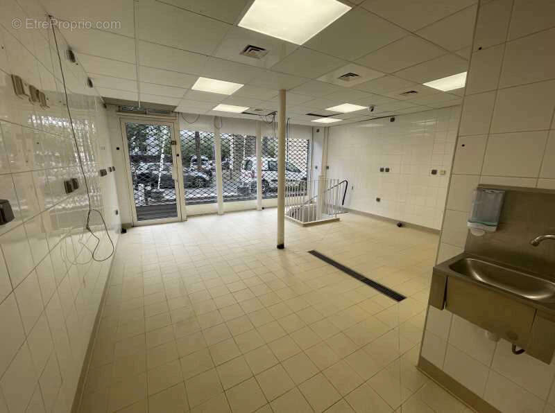 Commerce à PARIS-15E