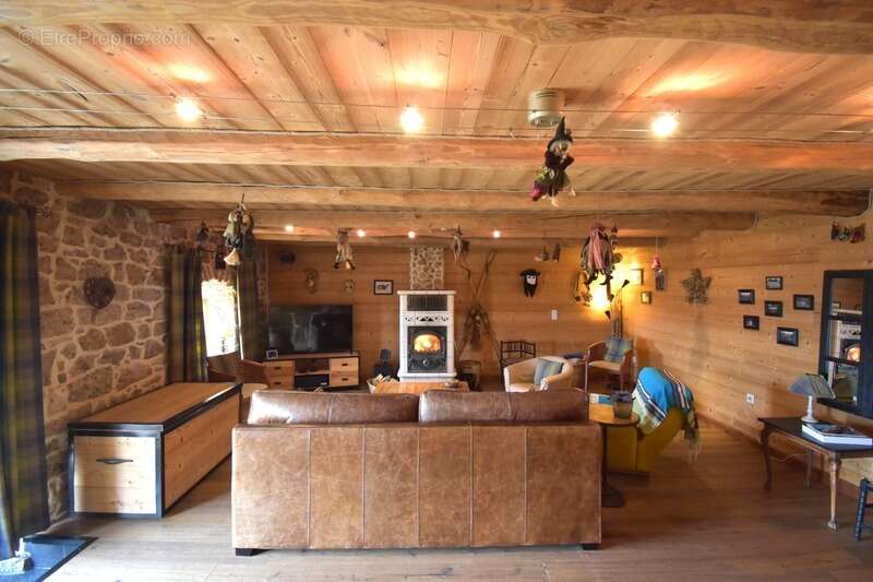 Maison à SAINT-JEURE-D'ANDAURE