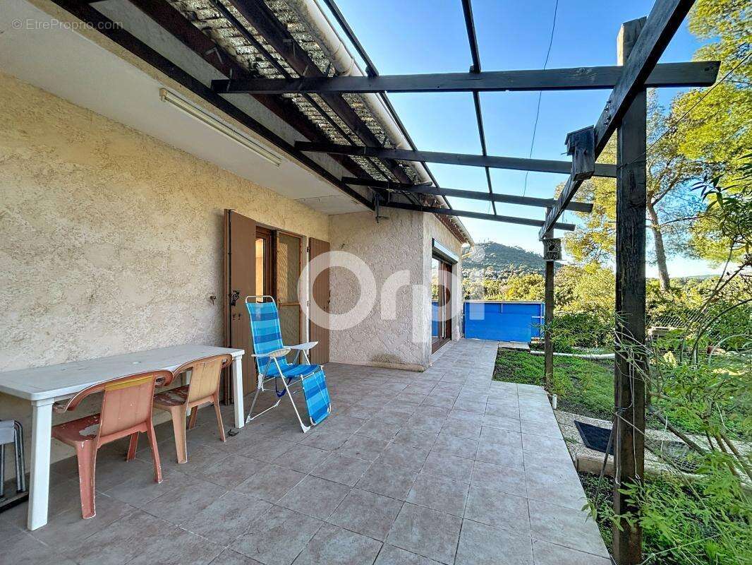 Maison à ROQUEBRUNE-SUR-ARGENS