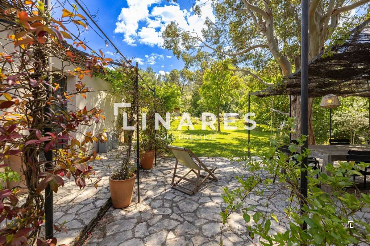 LA VICTOIRE - Maison de charme de 137m2 avec piscine - 13126 Vauvenargues/proche Aix en Provence - photo 16