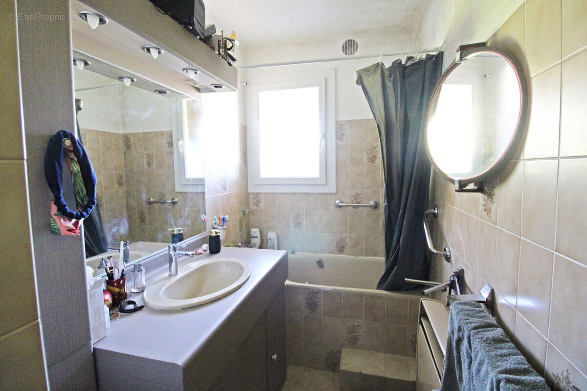 Appartement à SIX-FOURS-LES-PLAGES