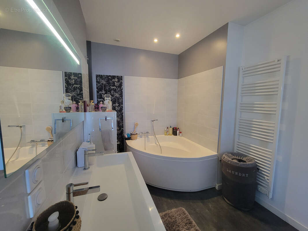 Appartement à CHAMALIERES