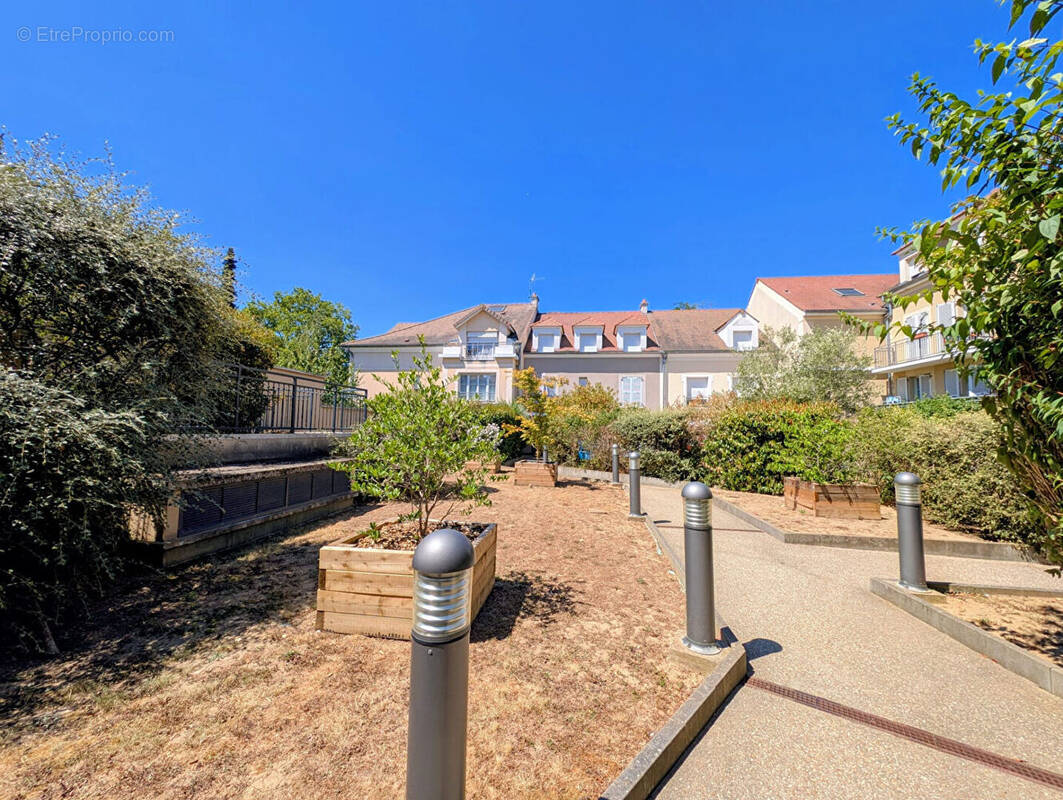 Appartement à SARTROUVILLE