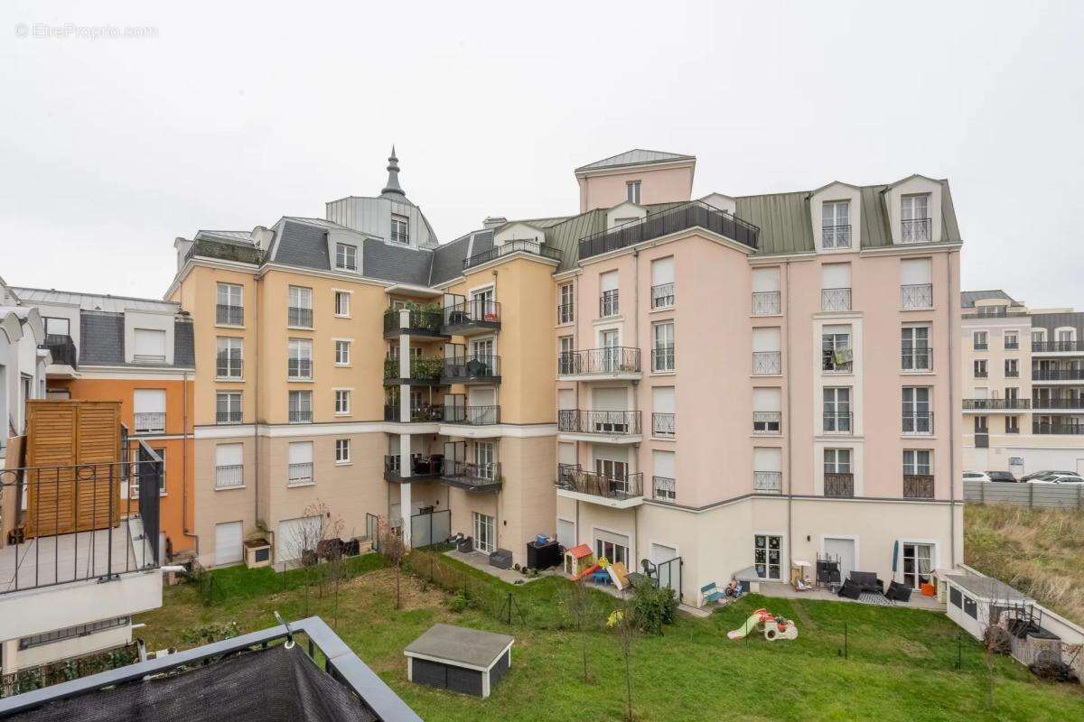 Appartement à LE BLANC-MESNIL