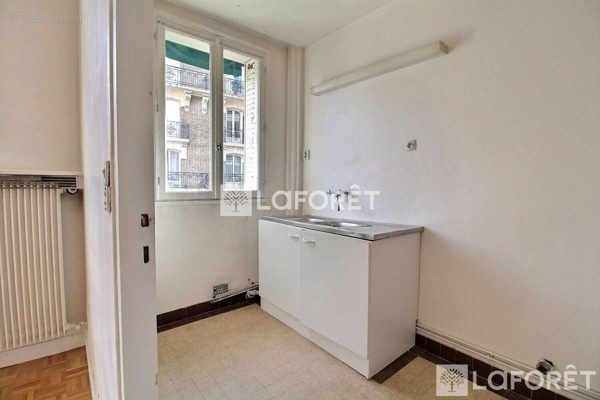 Appartement à LA GARENNE-COLOMBES
