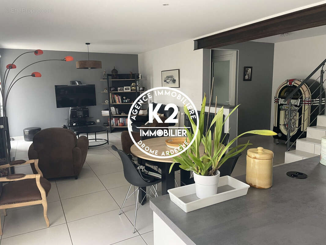 Maison à MONTELIMAR