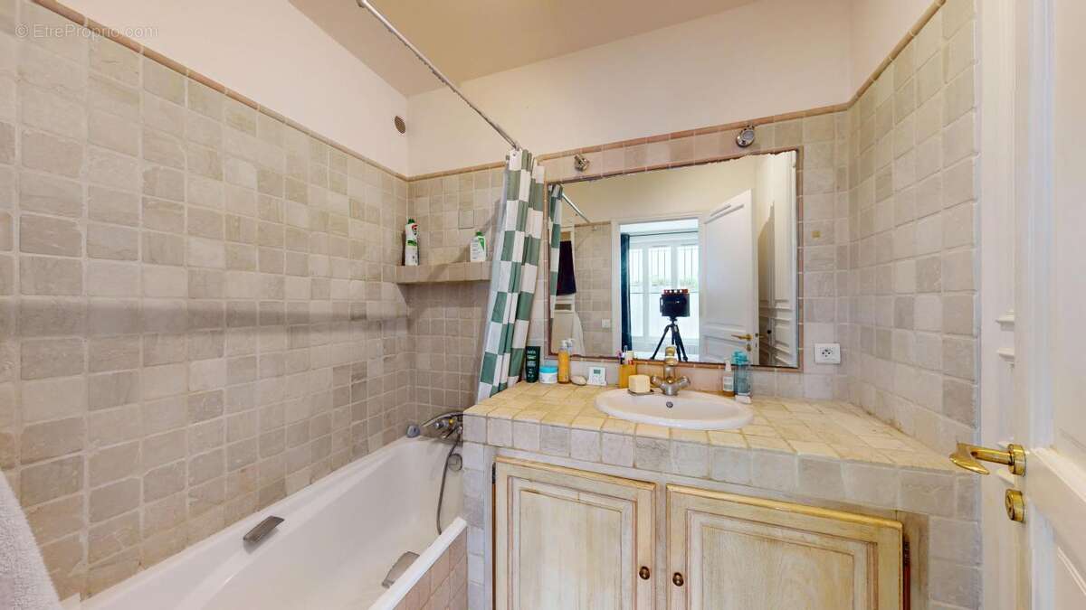 Appartement à PARIS-7E
