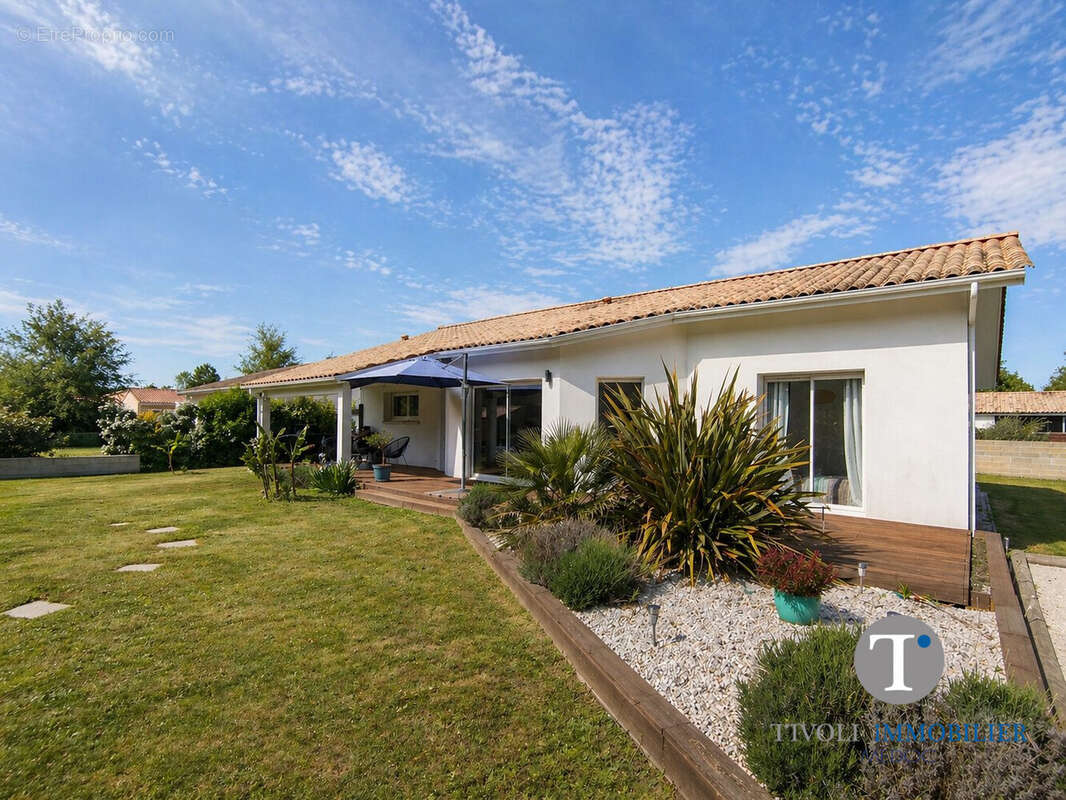 Maison à NAUJAC-SUR-MER