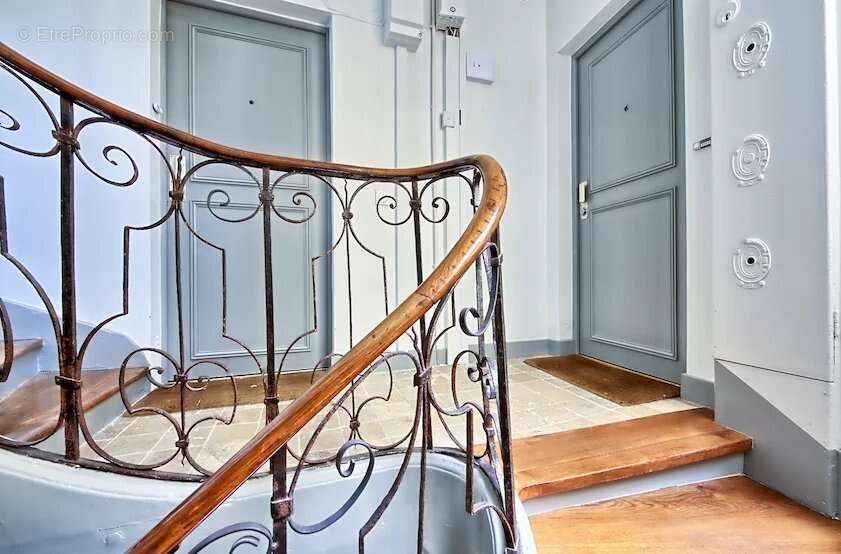 Exclusivite- paris ii montorgueil-rue d'argout- 2 pieces 372 000 euros - photo 12