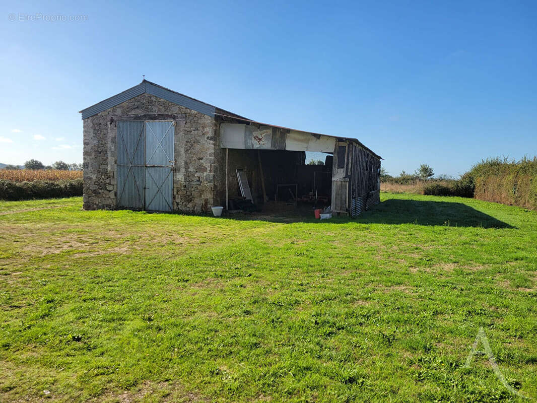 Maison à SAINT-ETIENNE-DU-BOIS