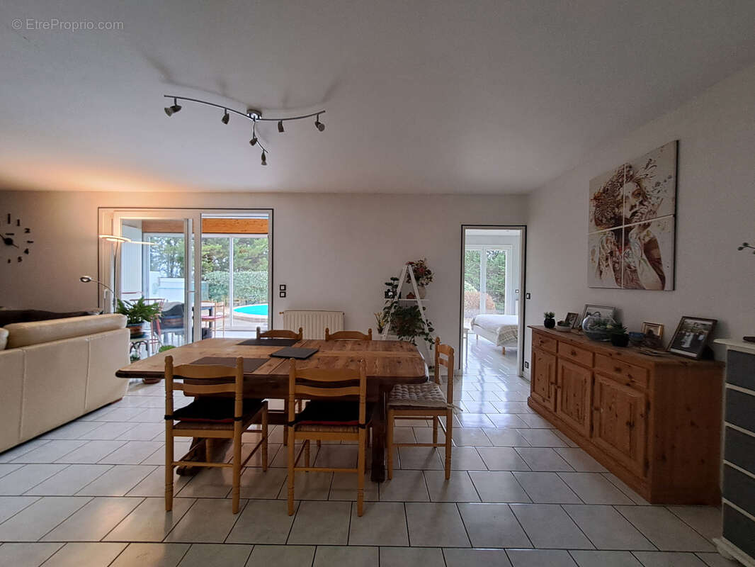 Maison à PORT-SAINTE-MARIE