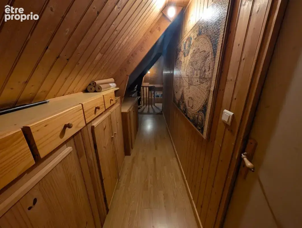 À vendre – maison de campagne avec plus de 5 000 m² de terrain, enclos pour animaux et bâtiment annexe - photo 9