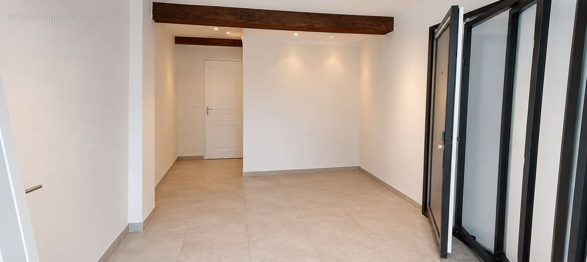** Cession Droit Au Bail ** Très Bon Emplacement ** (83430) SAINT MANDRIER SUR MER ** - photo 2