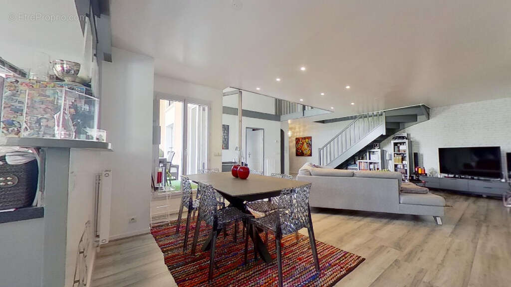 Appartement à COURBEVOIE