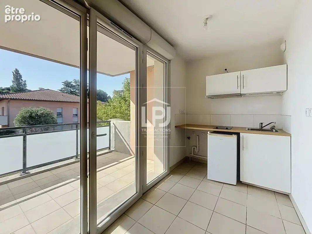 Bel appartement T2 de 39 m², balcon + 1 place de stationnement – Résidence sécurisée au calme à proximité du cœur de village et  - photo 4