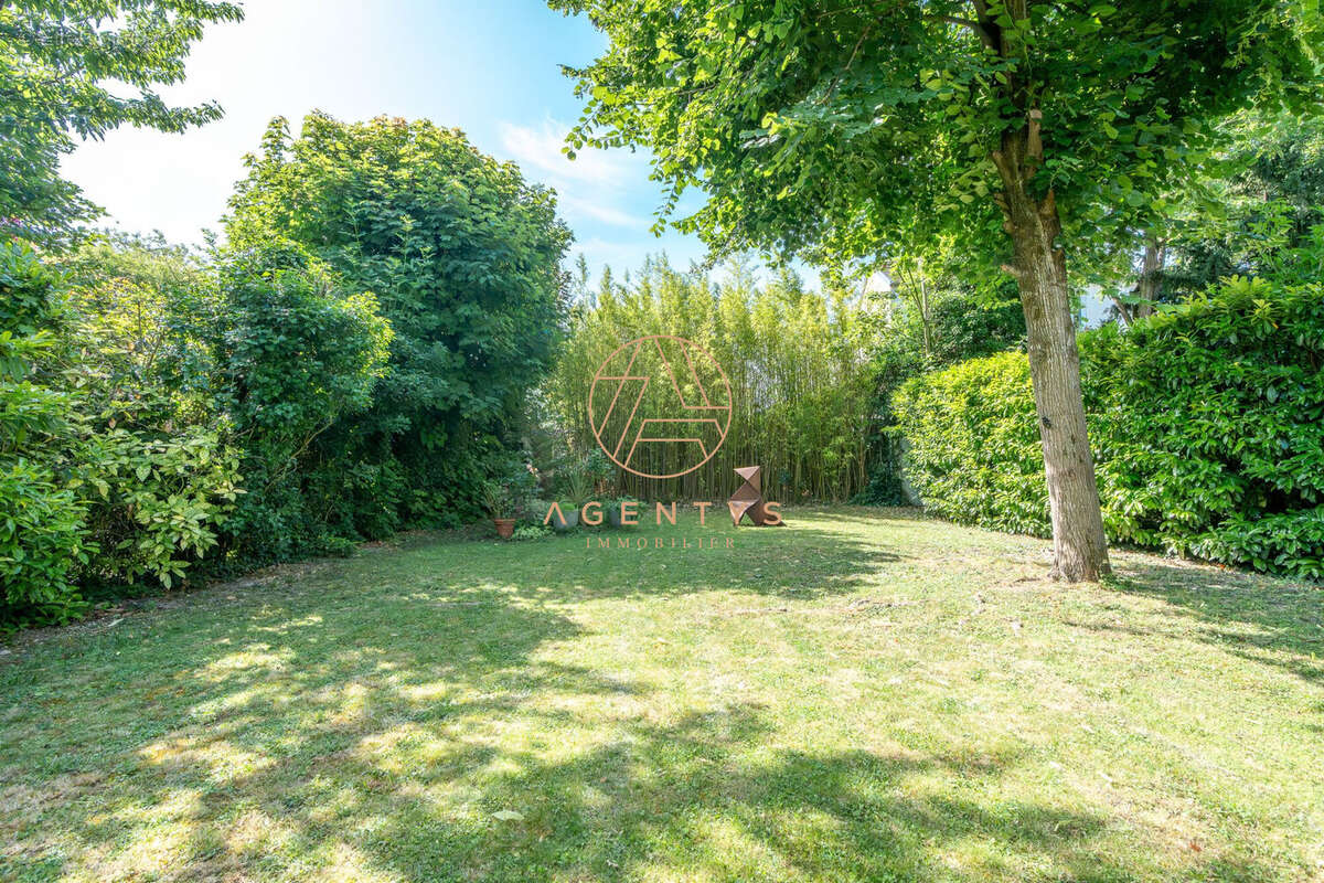 Maison 215 m² à Nogent-Sur-Marne  - photo 3