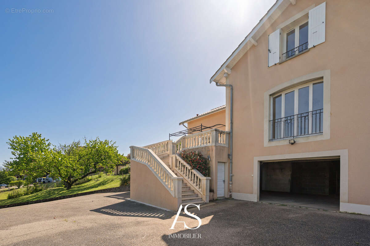 Maison à ALBIGNY-SUR-SAONE