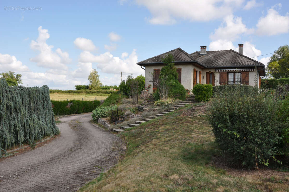 Beau pavillon sur sous-sol, 3 chambres et terrain arboré de 1510 m2 - photo 18