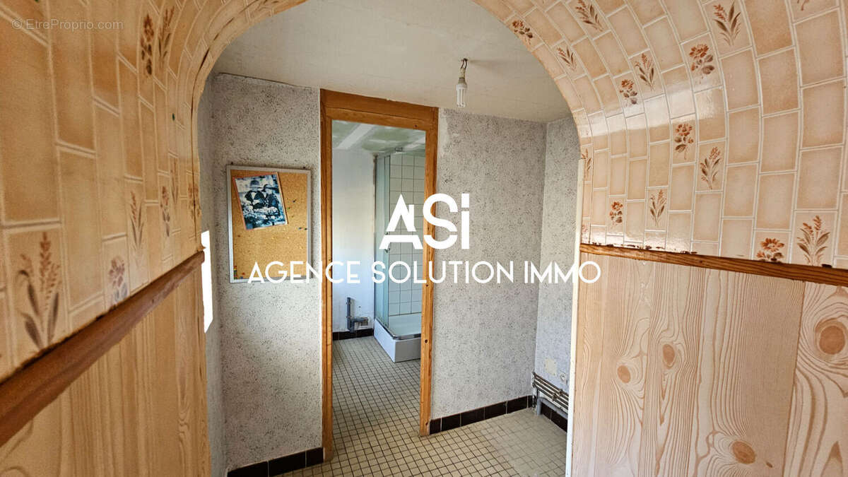 Maison avec garage - BAIS (53) - photo 6