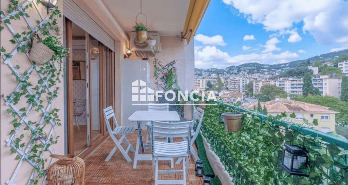 Square carnot t2 dernier etage de 53m2+terrasse 10m2+toit terrasse de 65m2+cave - photo 2