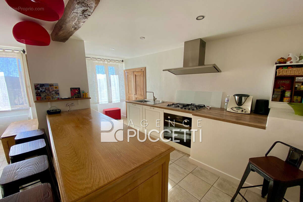 Appartement à COURSEGOULES