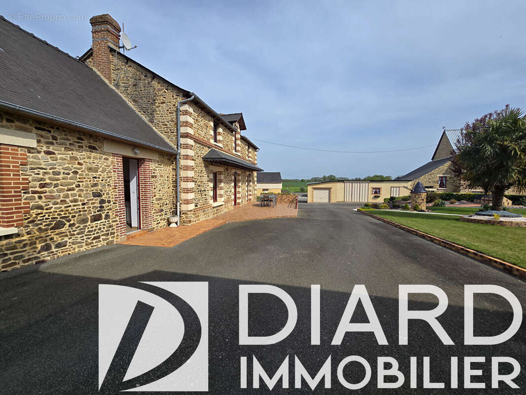 Maison à DOMALAIN