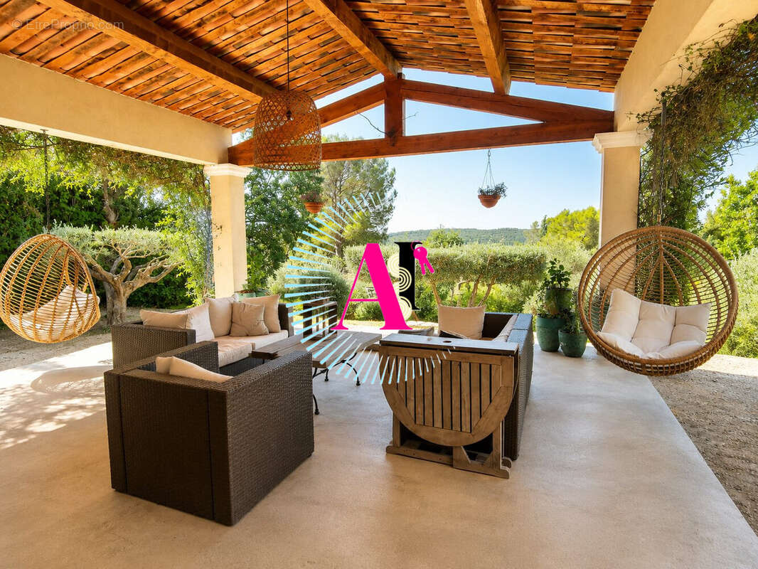 Maison 180 m² à Montauroux  - photo 5