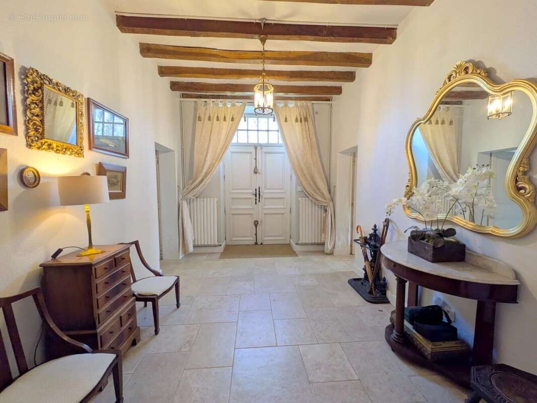 Maison à SAINT-GENIS-DE-SAINTONGE