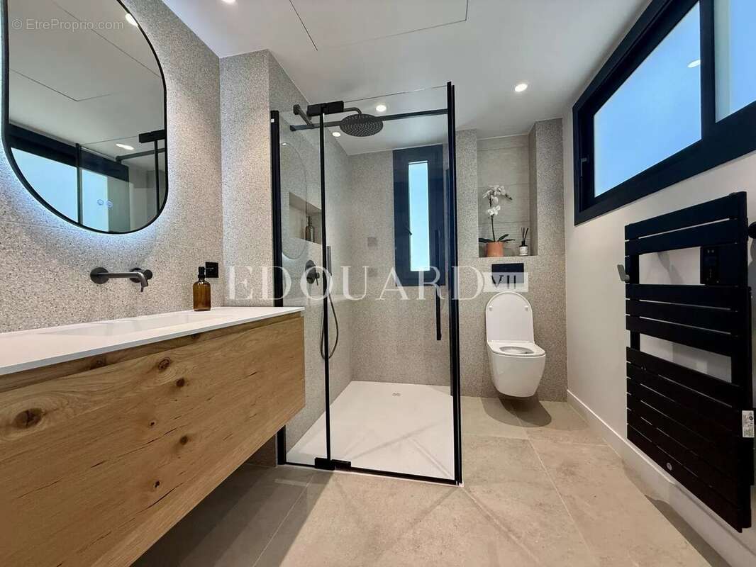 Somptueuse villa complètement rénovée avec piscine chauffée et splendide vue mer panoramique - photo 13