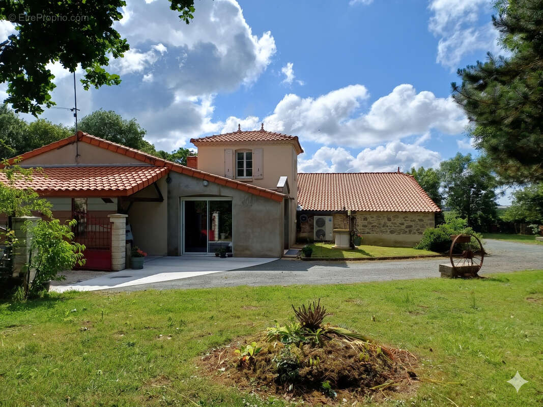 Maison à LA FERRIERE