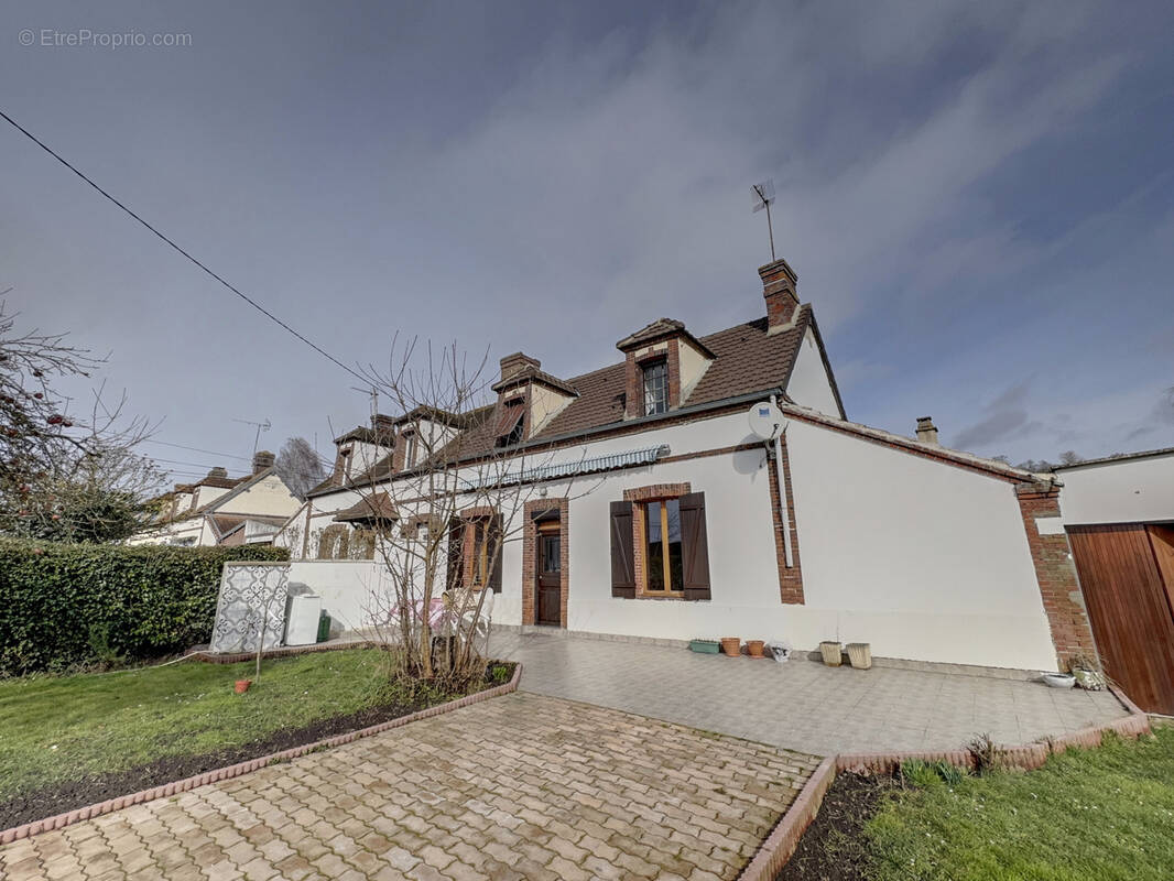 Maison à LA MADELEINE-DE-NONANCOURT