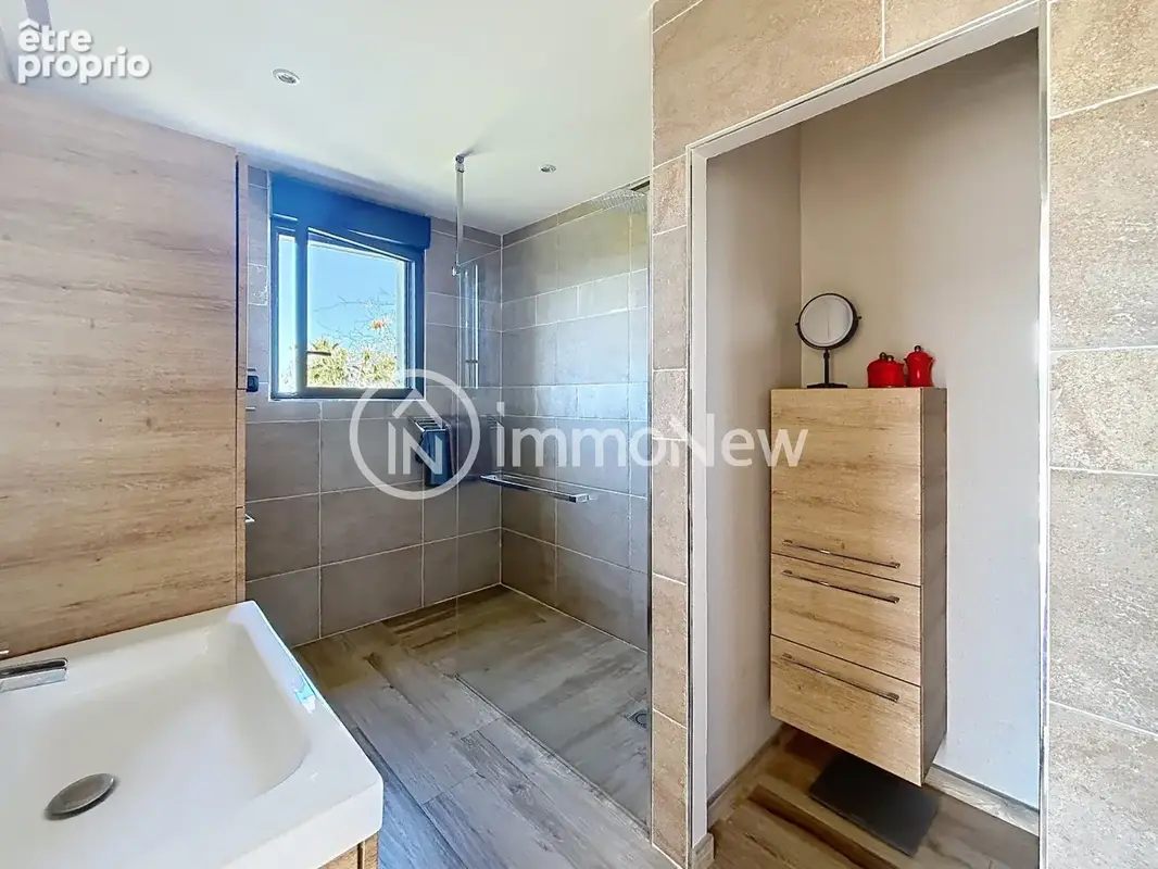 MAISON composée 7 pièces avec de beaux espaces, idéalement située, DONVILLE-LES-BAINS - photo 14
